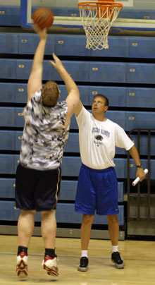 Eastern hosts children's basketball camp 