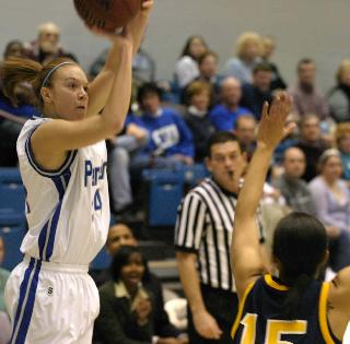 Women's basketball implode in loss 