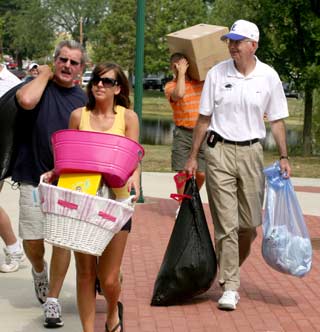 Perry surprises family with move-in help 