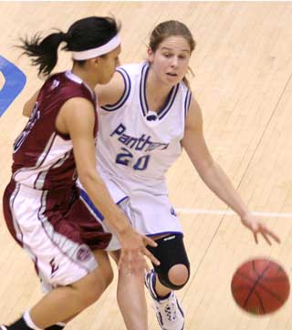 Women's BBall: Thomas contributes offense, rebounding off bench 