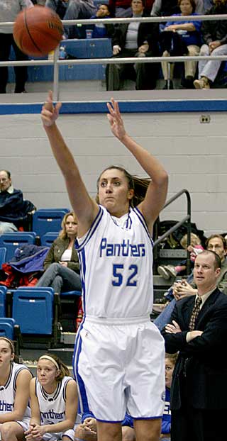 Woman's BBall: Panthers pull out close win on the road 