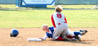 Softball team hopes to continue hot ways 