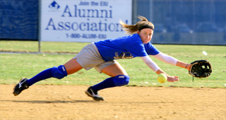 Softball prepares for grind-out games 