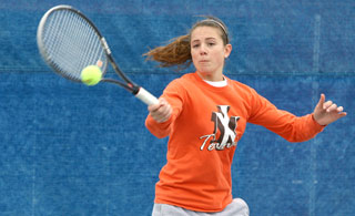 Tennis: Panthers win second conference matches 