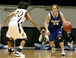 Women's BBall: Panthers fall behind, lose 