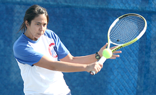 Women's tennis begin conference play 