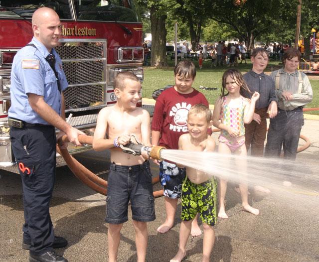 Photo Page: Red, White and Blue Days Parade 