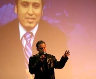 Daily Show reporter Aasif Mandvi speaks at Union 