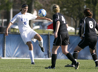 Women's Soccer: Comeback attempt falls short 