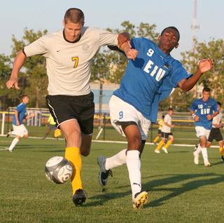 Men's Soccer: Crusaders steal opening match 