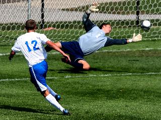 Men's soccer team gaining its footing 