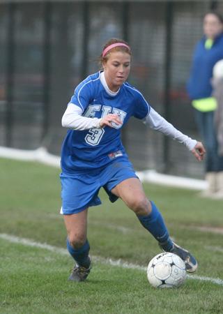 Women's Soccer: Soccer battling for position 