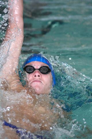 Swimming: Road test begins against Billikens 