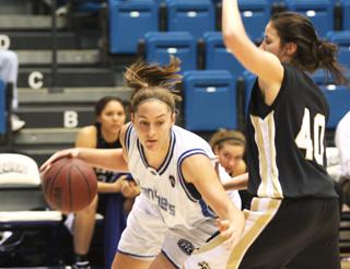 Women's Basketball: Panthers defense attempts to eclipse ISU's Luna 