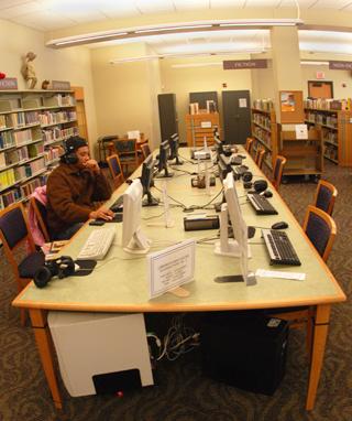 Charleston Public Library institutes new hours 