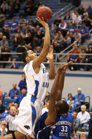 Men's Basketball: Staying home for playoff action 