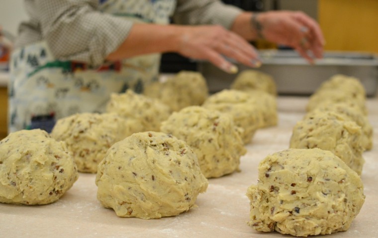 Photo: Community bonds with baking