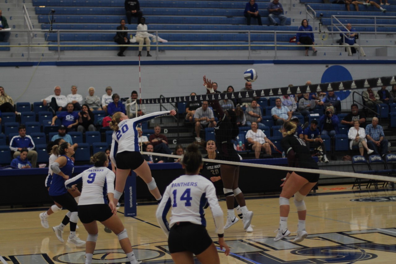 EIU volleyball team sweeps Little Rock in first OVC meeting – The Daily ...