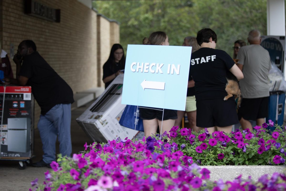 Students move into dorms all though out Thursday to Monday, Campus staff has check in signs thought-out the campus. 