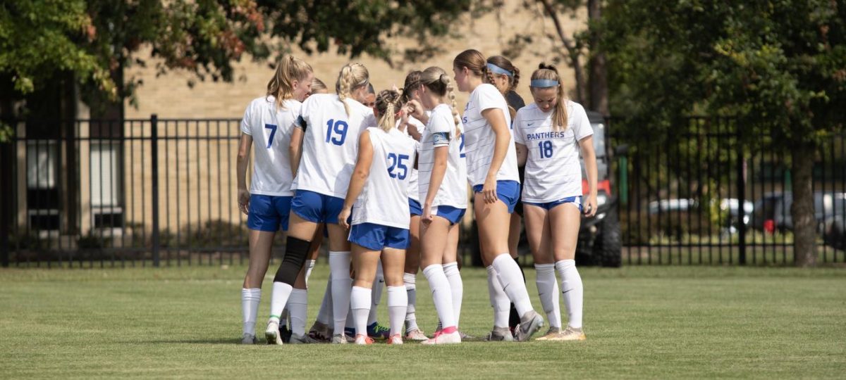 EIU women's soccer wins 4-0 on senior night