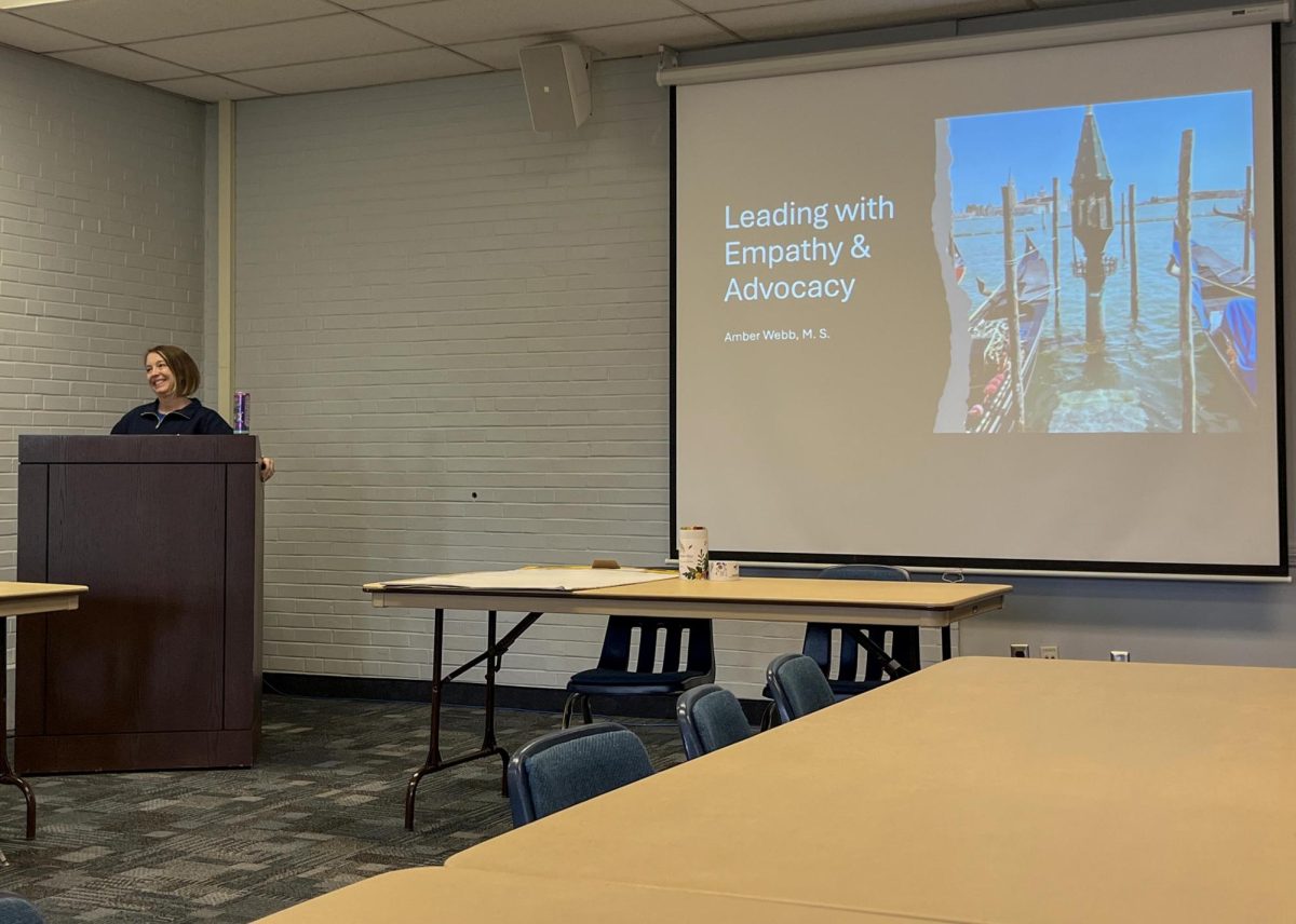 Amber Webb talks to the students about key traits of inclusive leaders at the Lead Lunch.