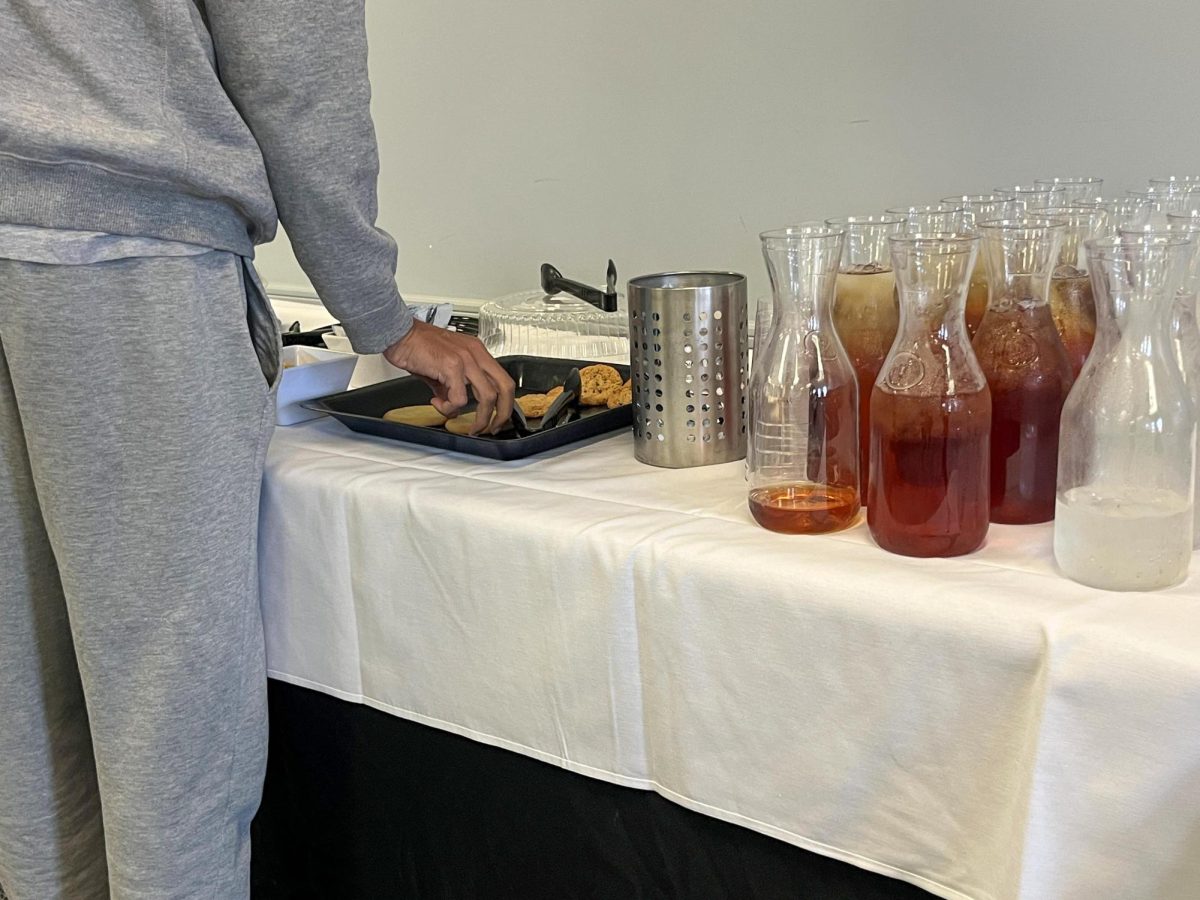 Students attended The Lead Lunch, with cookies and drinks. 