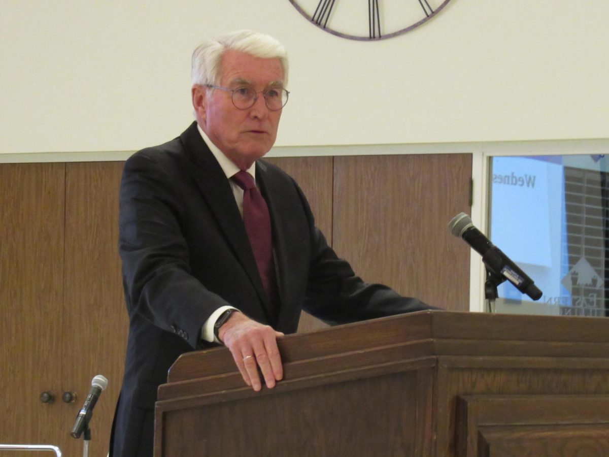 Former Illinois gov. Jim Edgar speaks to EIU and Charleston community members about stories and lessons learned from his life and career in Illinois politics in the Grand Ballroom of the Martin Luther King Jr University Union.